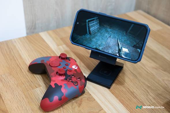 Play Resident Evil with an Xbox Game Controller